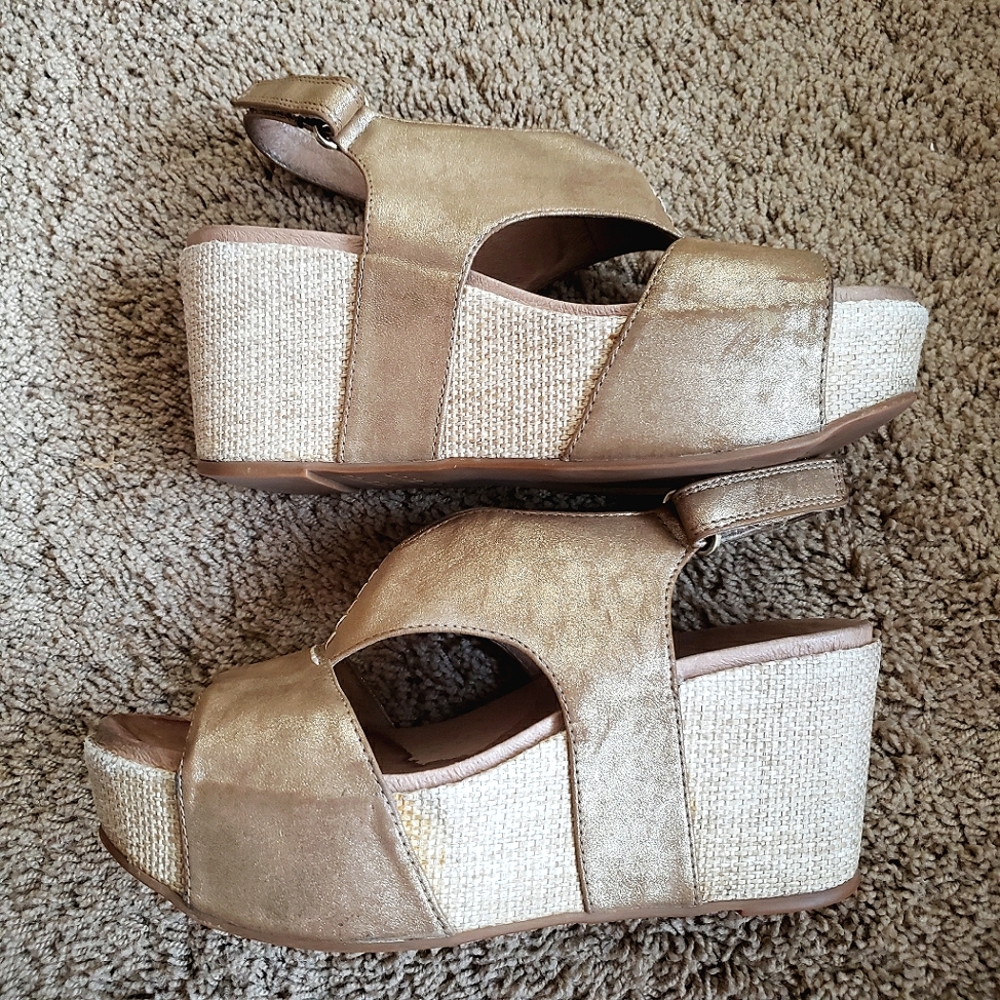 Antelope Collection 855 Sandals